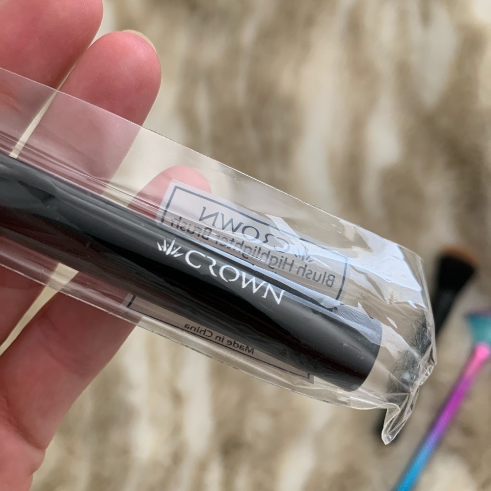 LUXIE | (4) Makeup Brush Bundle - Picture 5 of 6